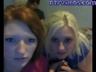 Webcam Threesome With 2 concupiscent Teen Pussies