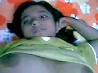 Bangla dhaka bhabi en falda follada por cariño