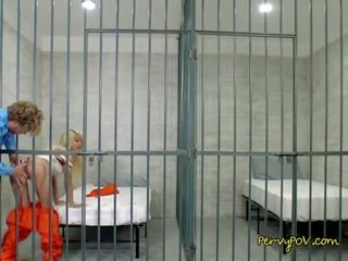 Tempting Prisoner Elizabeth Jolie Blows Hung Prison Guard02.wm