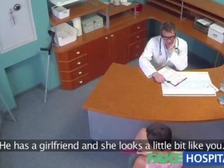 Fakehospital rondborstig ex xxx video- ster toepassingen haar verbazingwekkend seksueel vaardigheden