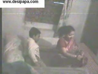 Indiyano pair lihim filmed sa nila silid swallowing at pagkakaroon pagtatalik video bawat iba