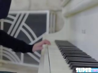 Vui tươi nhỏ sammie daniels hút tại cô ấy đàn piano bài học được fucked lược