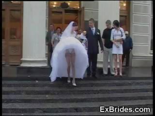 Amatőr menyasszony tizenéves gf kukkolás szonya alatt exgf feleség guba pukkanás esküvő guminő nyilvános igazi segg harisnyatartó nejlon meztelen