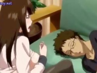 Anime flittchen mit kurvige arsch wird leckte