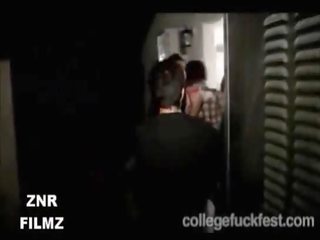 Kolej fuck pesta menghisap zakar