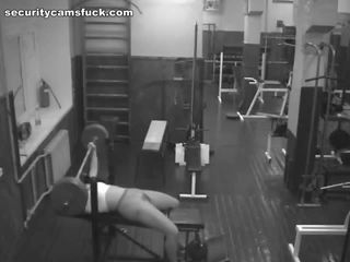 Sécurité webcam en la weight salle bandes la astounding seductress