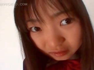 Юношески срамежлив азиатки мед и тя първи време с вибратор