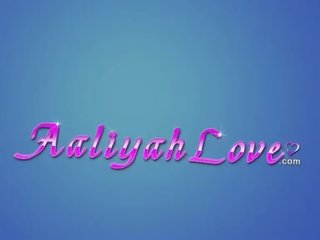 מַצחִיק וְגַס תכונה aaliyah אהבה מלקק למעלה שלה יריקה