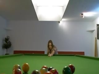 Δυο lezzies αυνανισμός επί billiard