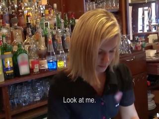 Хто хотів для ебать a barmaid?