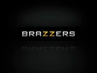 Brazzers - Milfs Like it Big - smashing Milf Fucks Young bloke in the Shower scene starring Francesca Le and Keiran Lee