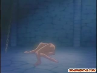 Manga ieslodzītais meitene uz chains izpaužas fucked līdz a knight uz leju uz the vergs chamber