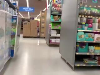 Stalker records figlia in walmart public&excl; lei ha no mutandine in pubblico