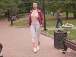 Тонкий біла туга легінси і чистий blouse… зробив ви перевіряти з мій верблюжа лапка ;?