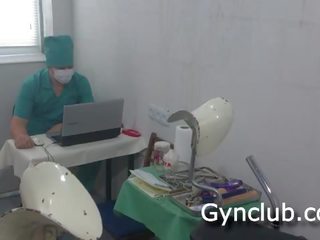 Examination na the gynekologické stoličky na a vibrátor a a vibrátor (04)