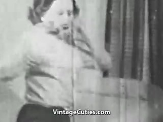 אישה משחק עם א ענק זין