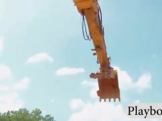 グループ の 巨大な おっぱい ホット 女の子 試す アウト sand boarding 裸