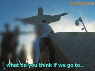 Suur räpane video koos a brasiilia üleskutse tüdruk valitud üles pärit christ a redeemer sisse rio de janeiro