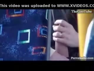 Zelle kamera fängt bj im öffentlich bus